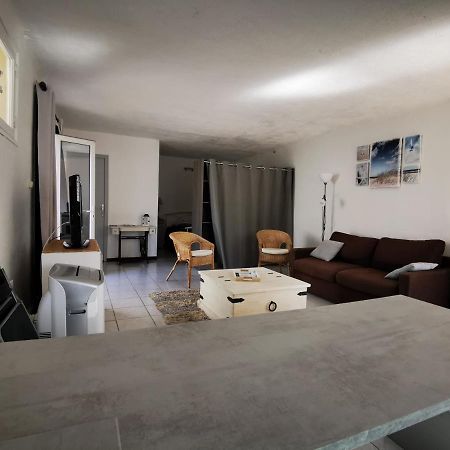 Appart Dans Maison Au Calme "Les Charmettes" Apartamento Vedène Exterior foto