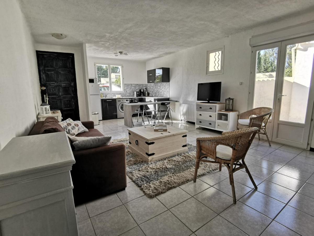 Appart Dans Maison Au Calme "Les Charmettes" Apartamento Vedène Exterior foto